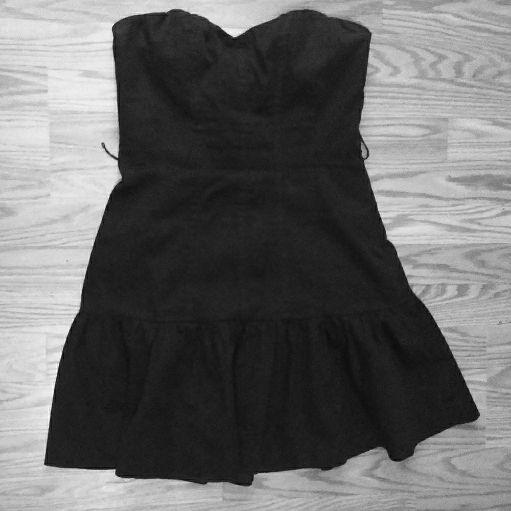 Express sleeveless black dress